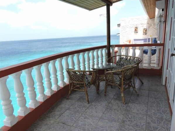 Villa | Balcony