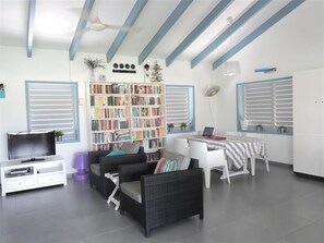 Villa | Living room | Flat-screen TV