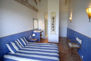 5 bedrooms, iron/ironing board, WiFi