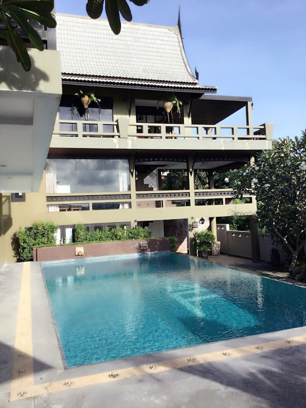 Outdoor pool - Mamo Resort Samui (Koh Samui)