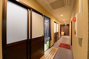 Hallway - Hotel Omiya (Kyoto)