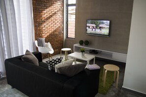 Televisión LED 42 pulgadas con canales de televisión vía satélite