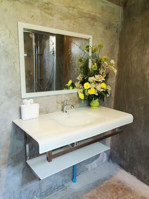 Habitación básica doble | Lavabo del cuarto de baño