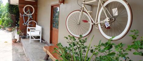 Business Triple Room | Terrace/patio