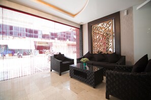 로비 좌석 공간