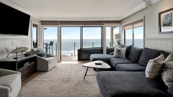 Smart TV, fireplace, table tennis, books