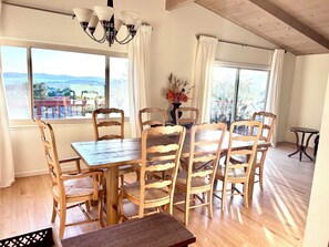 Dining - A Spacious Home with a Great View of San Francisco Bay and Mt Tamalpais (El Cerrito)
