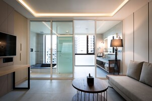 Deluxe Quadruple Room | In-room dining