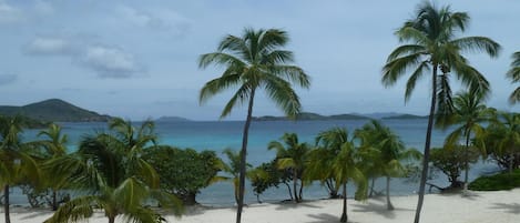 Na praia, toalhas de praia