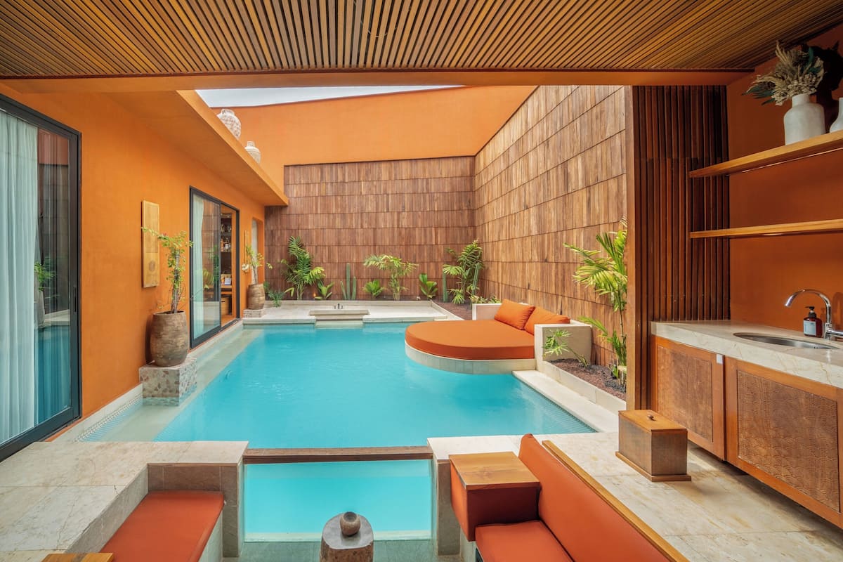 Private pool