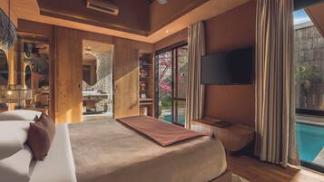 Grand Villa | 1 bedroom, minibar, in-room safe, desk