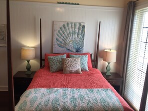 2 bedrooms, iron/ironing board, WiFi