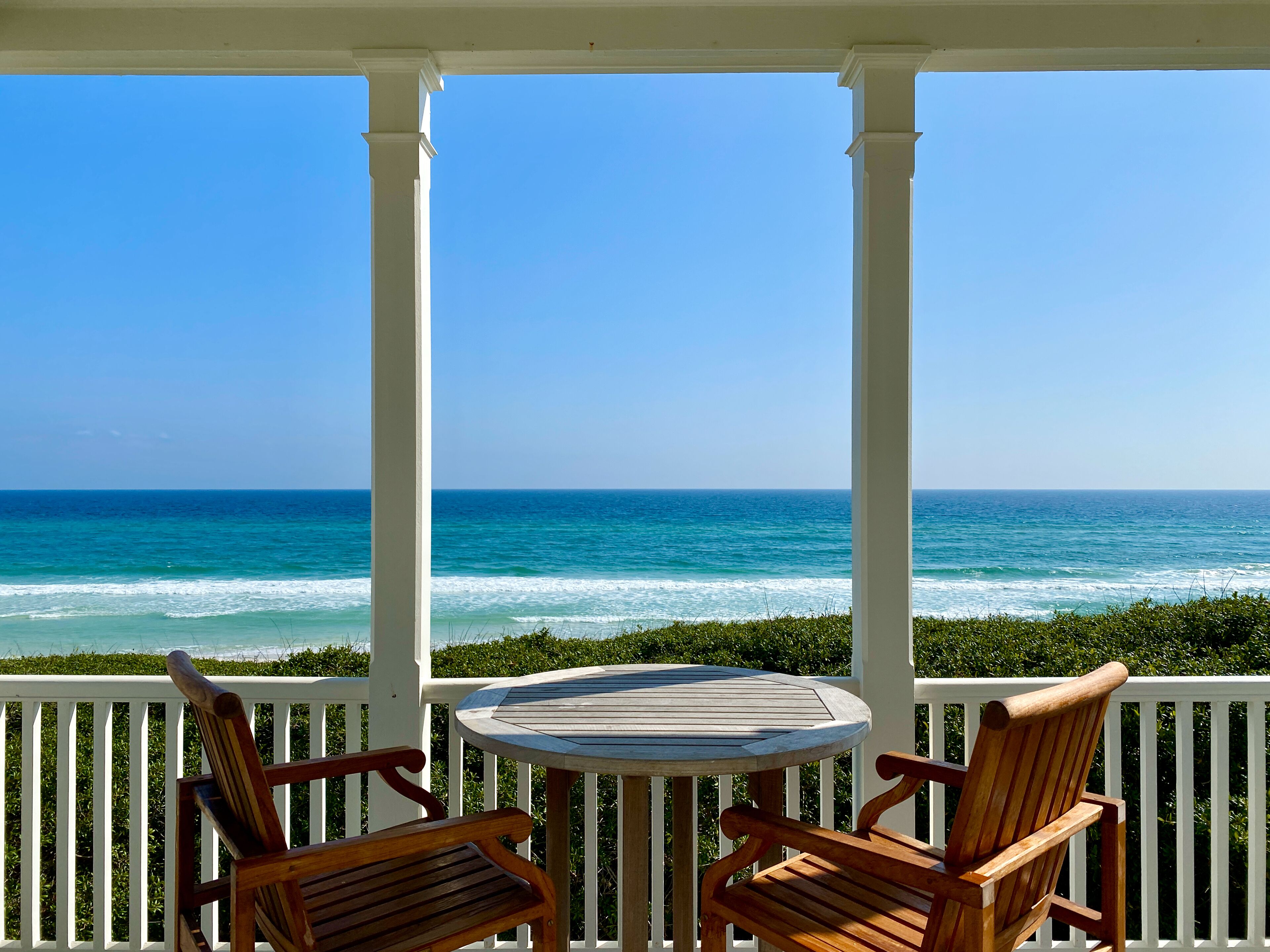 BEACHFRONT HONEYMOON COTTAGE, RENOVATED IN SEASIDE! GULF VIEWS, - Sanctuary