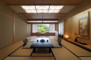 In-room safe, desk, iron/ironing board, free WiFi - Bekkan Fujiya Ryokan (Kaminoyama)