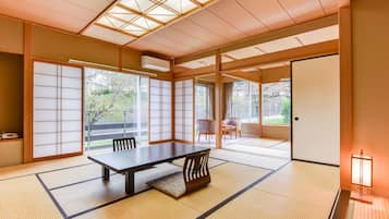 传统客房, 私人浴室 (Japanese Style, Deluxe) | 客房内保险箱、办公桌、熨斗/熨板、免费 WiFi