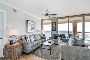 Smart-tv, dvd-afspiller, bøger