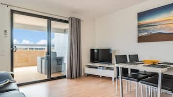 Leilighet, 1 soverom | Oppholdsområde | Flatskjerm-TV og DVD-spiller