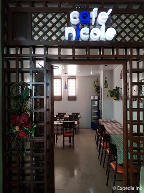 Café da manhã, almoço e jantar