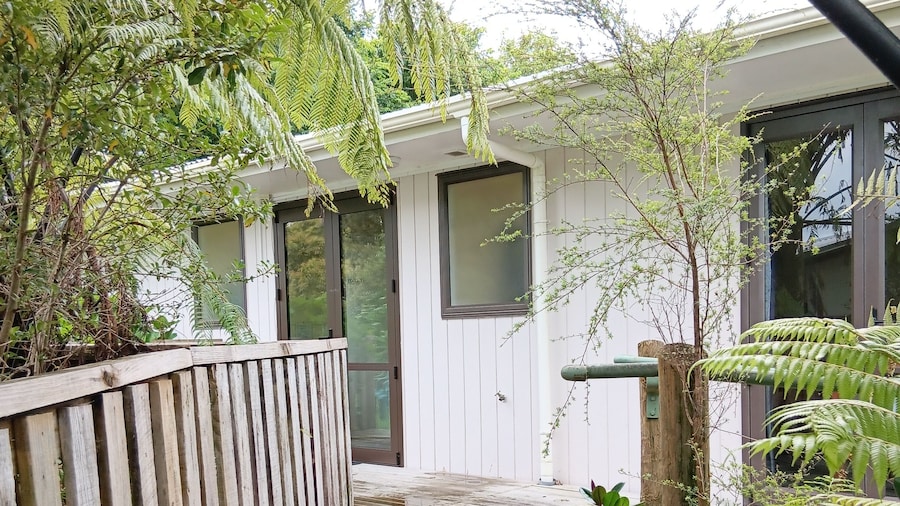 Purple Hen Country Lodge