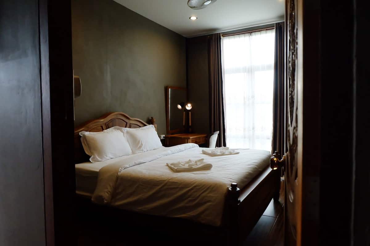 Private Double Room with Shared Bathroom | 迷你吧贈品、免費 Wi-Fi