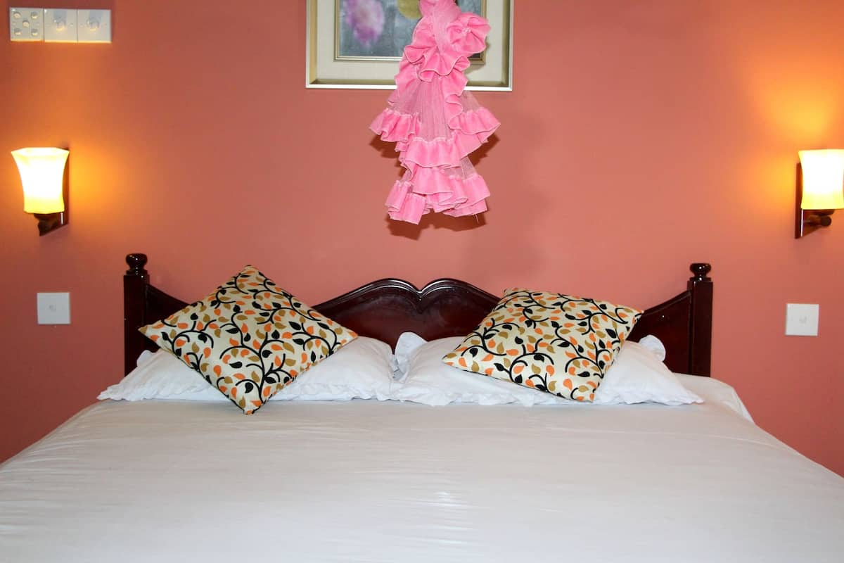 Departamento Deluxe, 1 cama Queen size | 1 habitación, ropa de cama de alta calidad, escritorio y insonorización