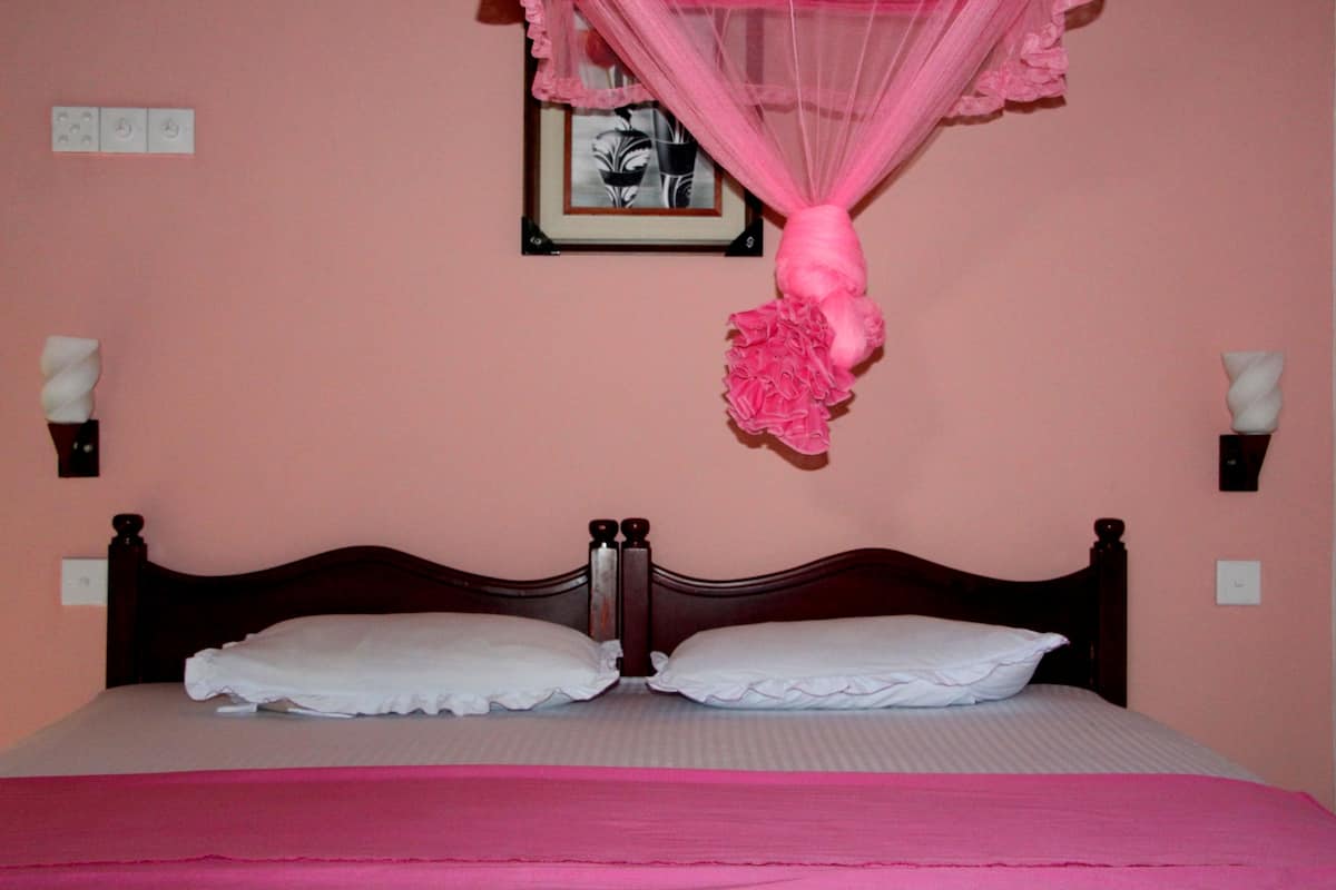 Departamento estándar, 1 cama Queen size | 1 habitación, ropa de cama de alta calidad, escritorio y insonorización