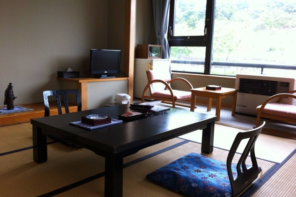 Japanese Style Room or Japanese Western Style Room | Minibar, in-room safe