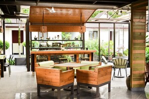 Bar (on property) - Qi Hotel and Club (Kota Kinabalu)