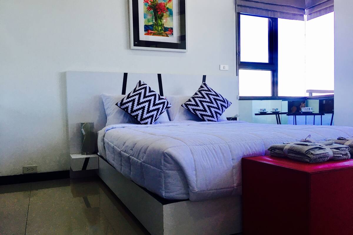 Apartment, 2 Bedrooms | In-room safe, desk, iron/ironing board, free cots/infant beds