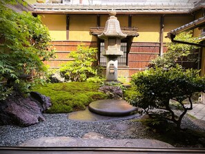 In-room safe, free WiFi - Toshiharu Ryokan (Kyoto)