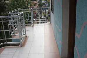 Property grounds - Ideal Hotel (Dar es Salaam)