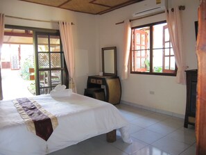 Family Room | Premium bedding, free WiFi, bed sheets, wheelchair access - XPAI Guesthouse (Pai)
