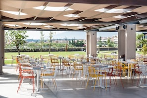 4 restaurants, breakfast, lunch, dinner served; international cuisine