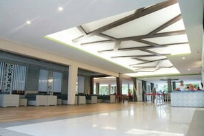 Lobby - Varin Beach Resort (Koh Lipe)