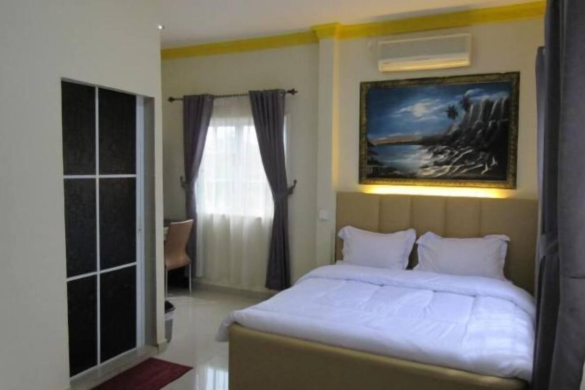 1 bedroom, desk, free WiFi