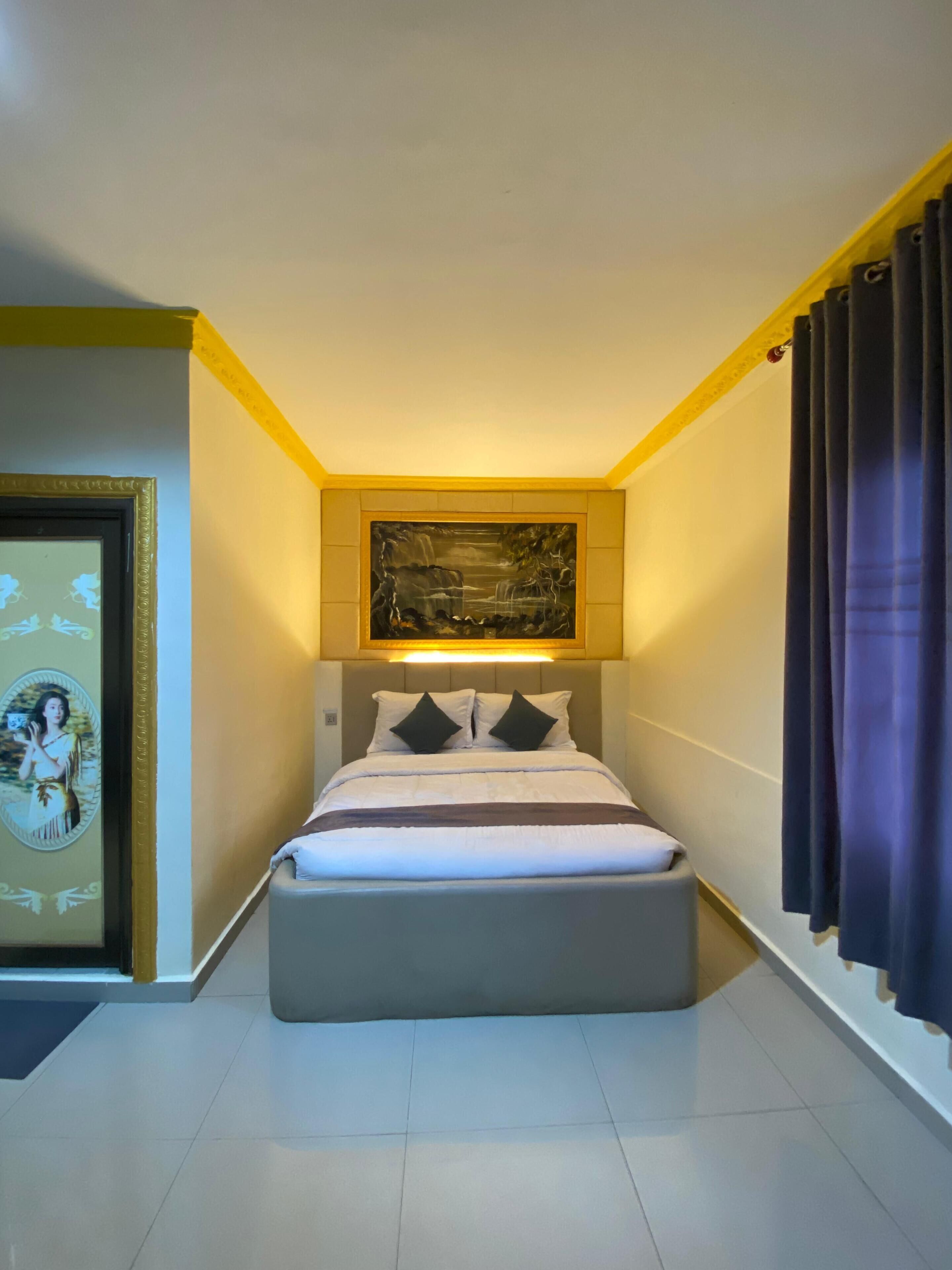 Deluxe Room | Desk, free WiFi