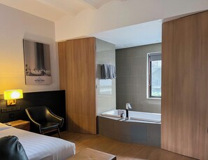 Design Suite, Non Smoking | Premium bedding, pillow-top beds, free minibar, blackout curtains - Hotel Noir (Chiang Mai)