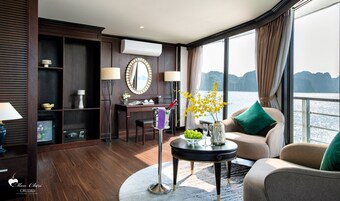 Presidential Suite, Terrace | Minibar, in-room safe, desk, soundproofing