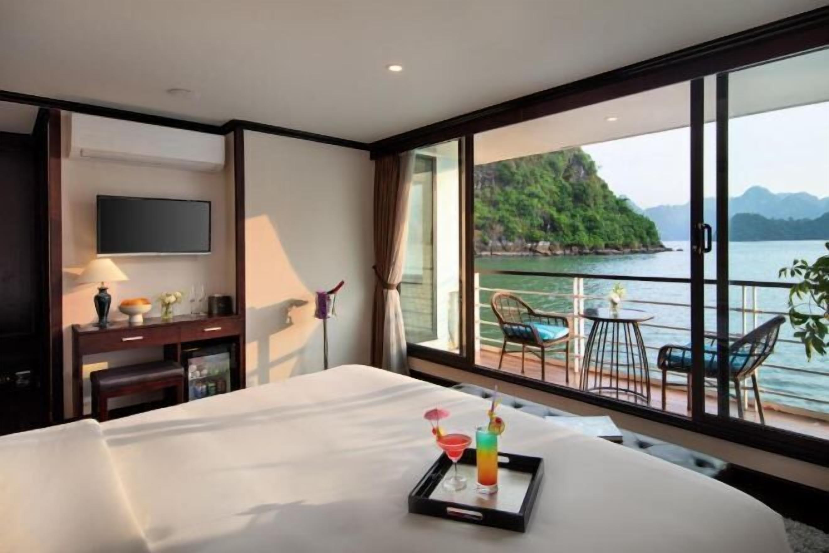 迷你吧、房內夾萬、書桌、隔音