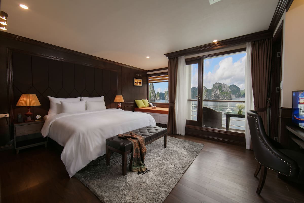 Minibar, in-room safe, desk, soundproofing