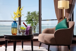 Centro de negocios en la habitación