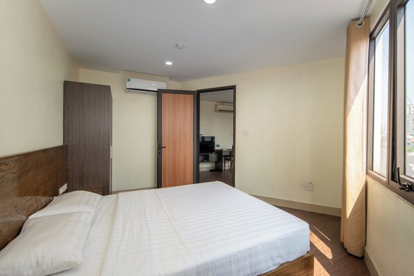 Apartment, 1 Bedroom | In-room safe, desk, soundproofing, free WiFi