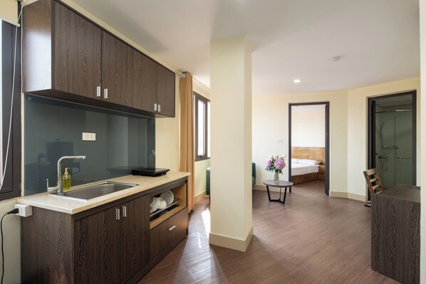 Apartment, 1 Bedroom | Private kitchen | Fridge, microwave, stovetop, electric kettle - Granda Hanoi Hotel & Apartment (Hanoi)