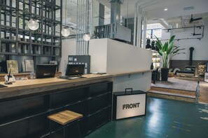 Reception - HOTEL POTMUM - Hostel (Sapporo)
