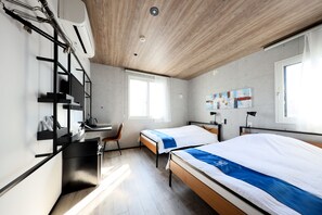 In-room safe, iron/ironing board, free WiFi, bed sheets - HOTEL POTMUM - Hostel (Sapporo)