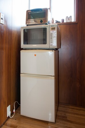 Fridge, microwave, cookware/dishes/utensils