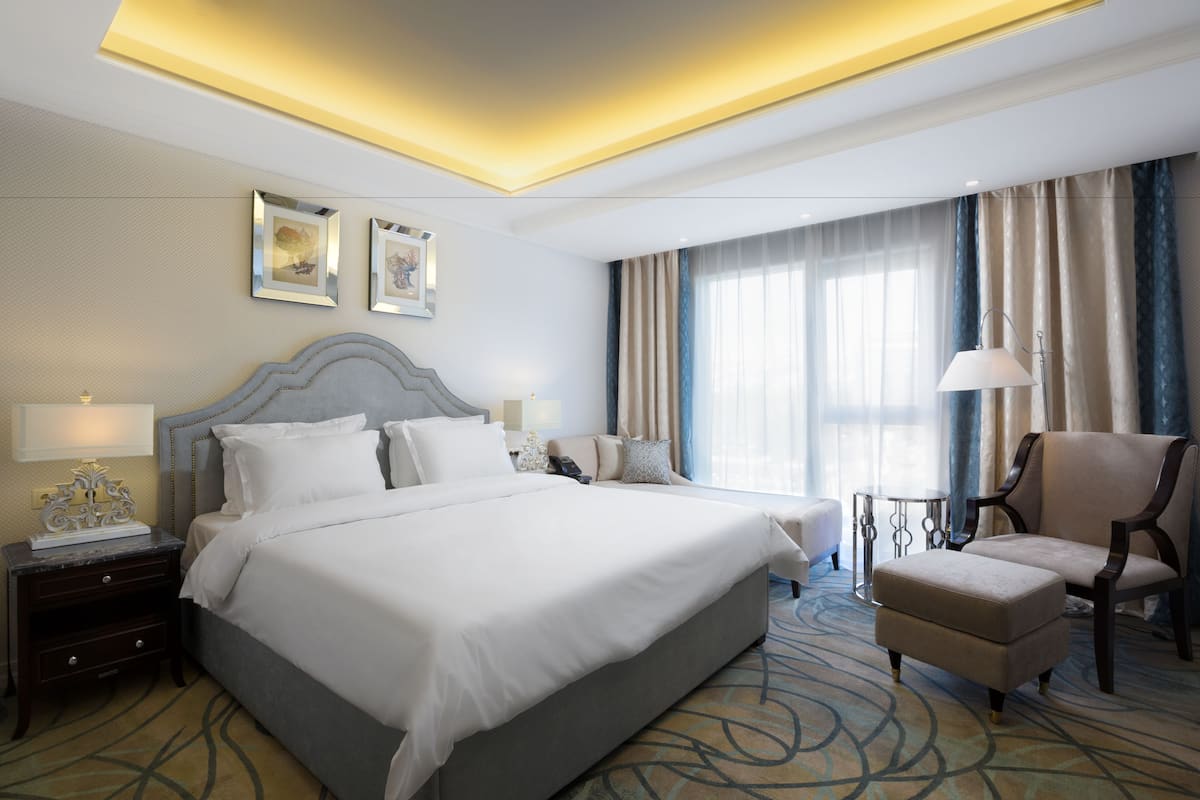 Comfort Double Room | 1 bilik tidur, peti besi dalam bilik, meja, ruang kerja komputer riba