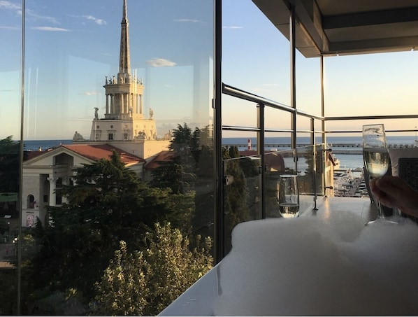 Deluxe Double Room, Terrace, Sea View | Pemandangan dari bilik