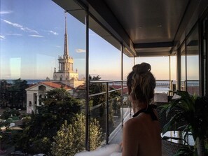 Quarto casal luxo, terraço, vista para o mar | Sacada