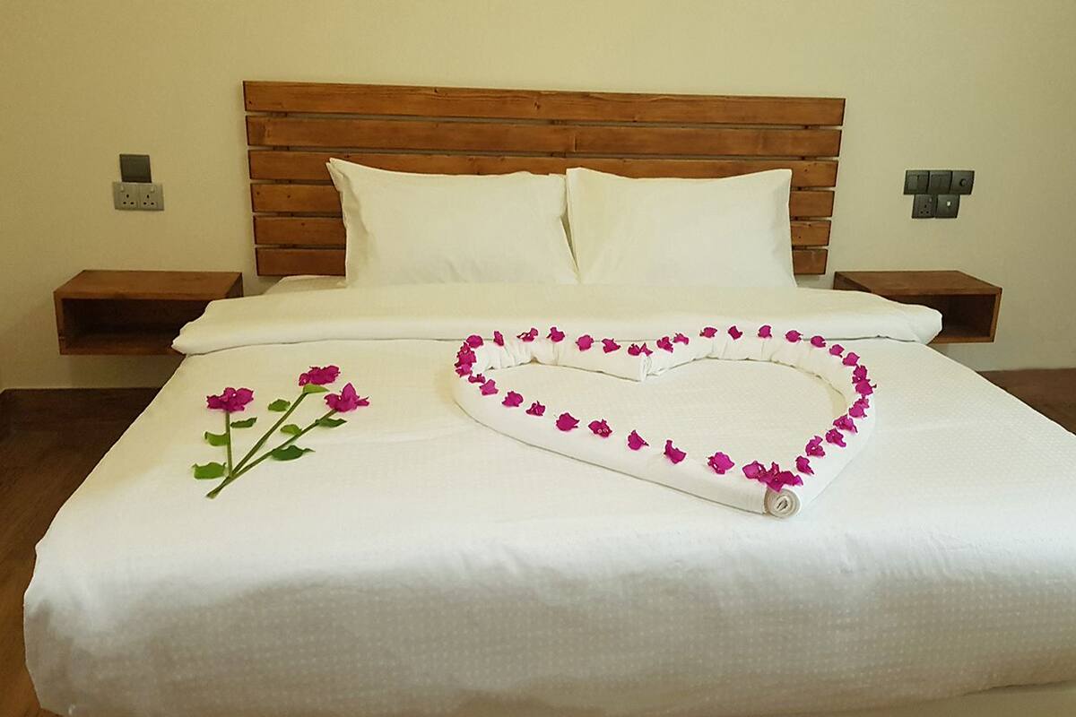Quarto casal luxo | Roupas de cama premium, frigobar, cofres nos quartos, escrivaninha